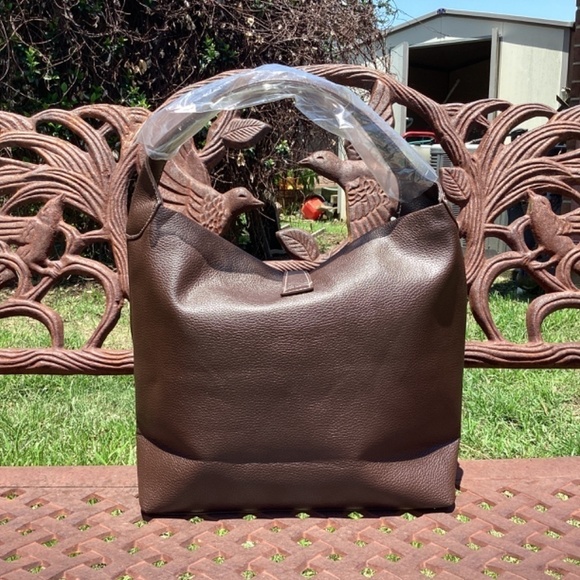 NWOT Vegan Leather Mahogany Brown Hook Close GoldTone Hardware Tote/Shoulder Bag - Picture 5 of 10